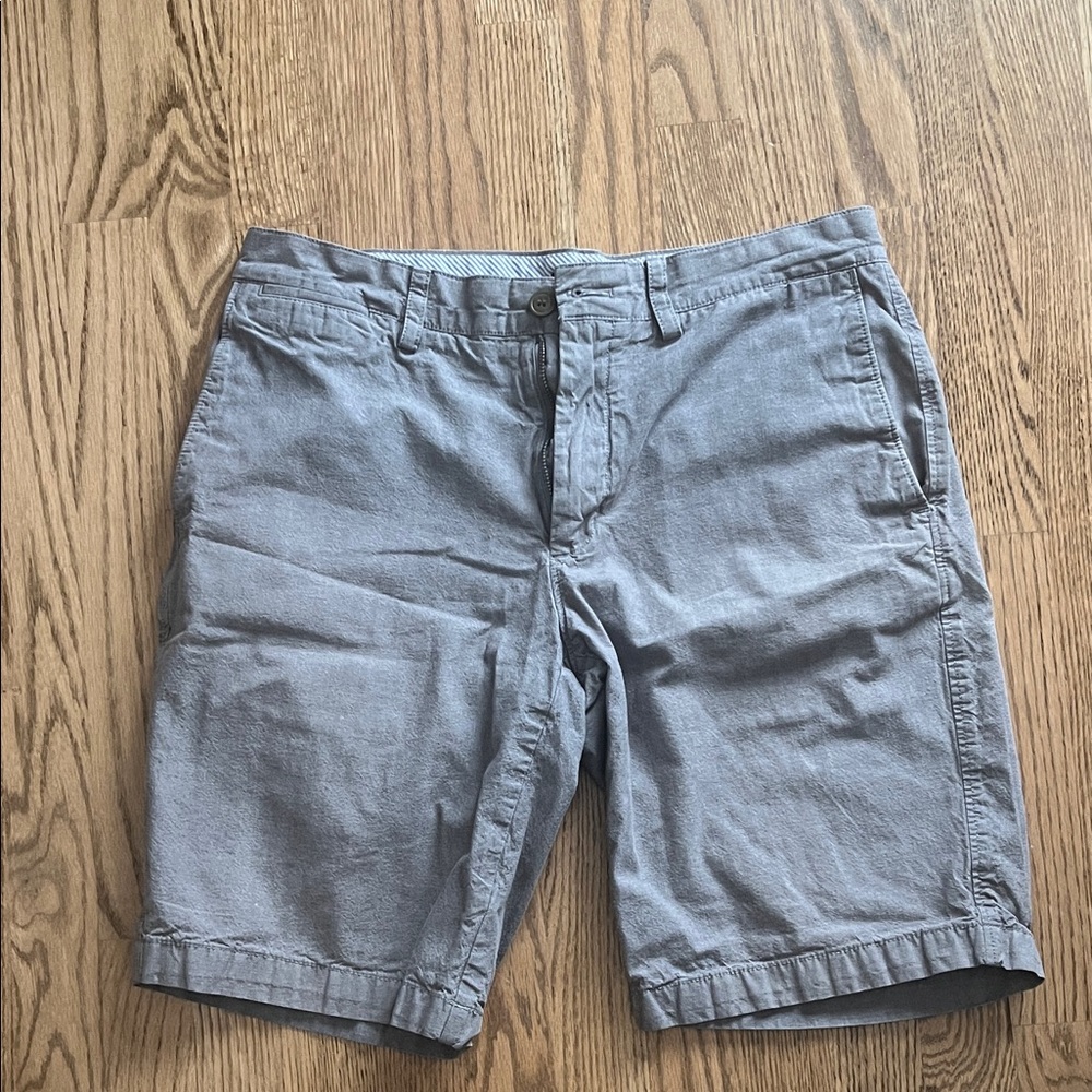 Banana Republic Men's Gray Flat Front Shorts 32